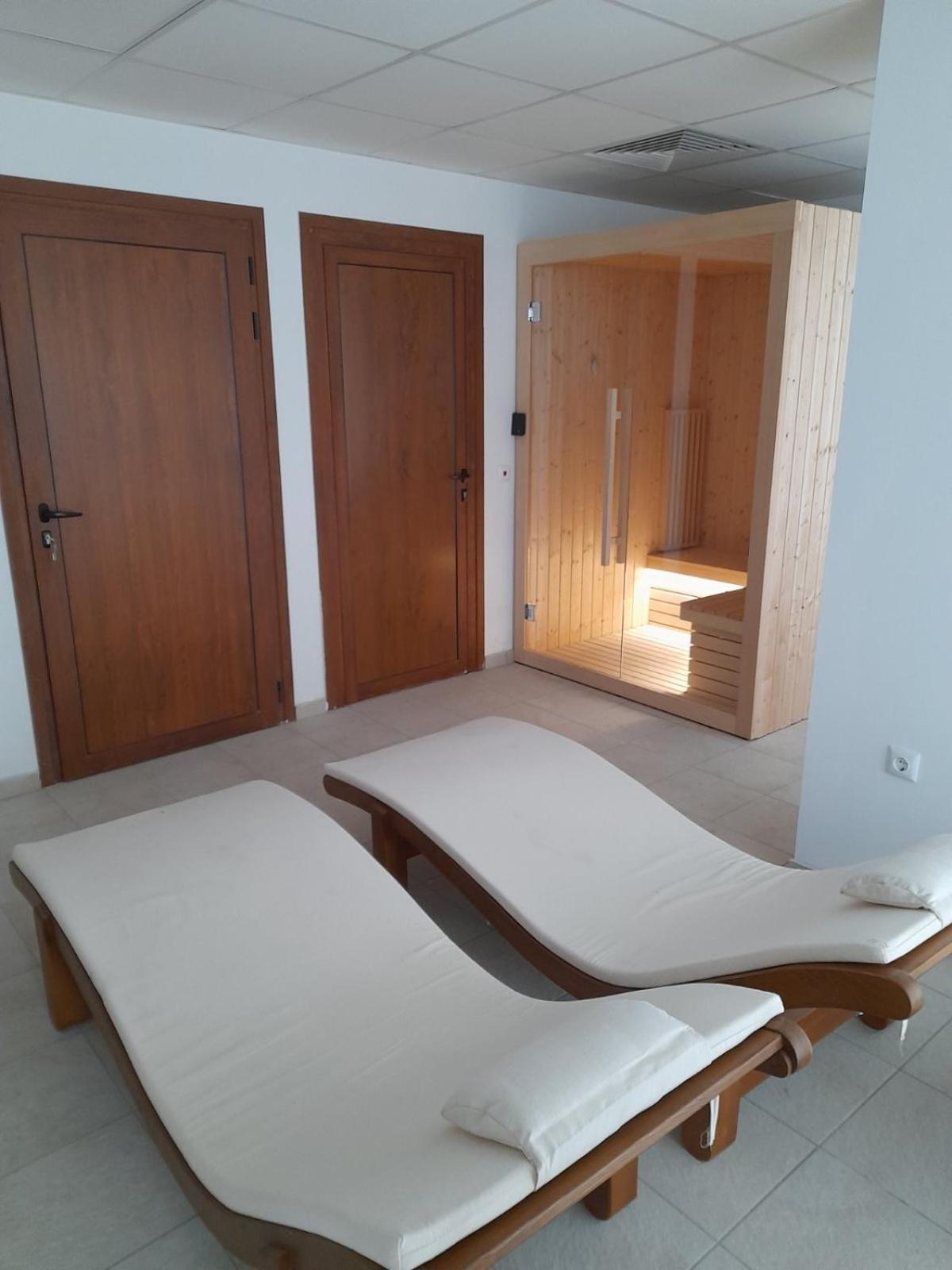 Queen'S Garden Balchik Apartment Luaran gambar