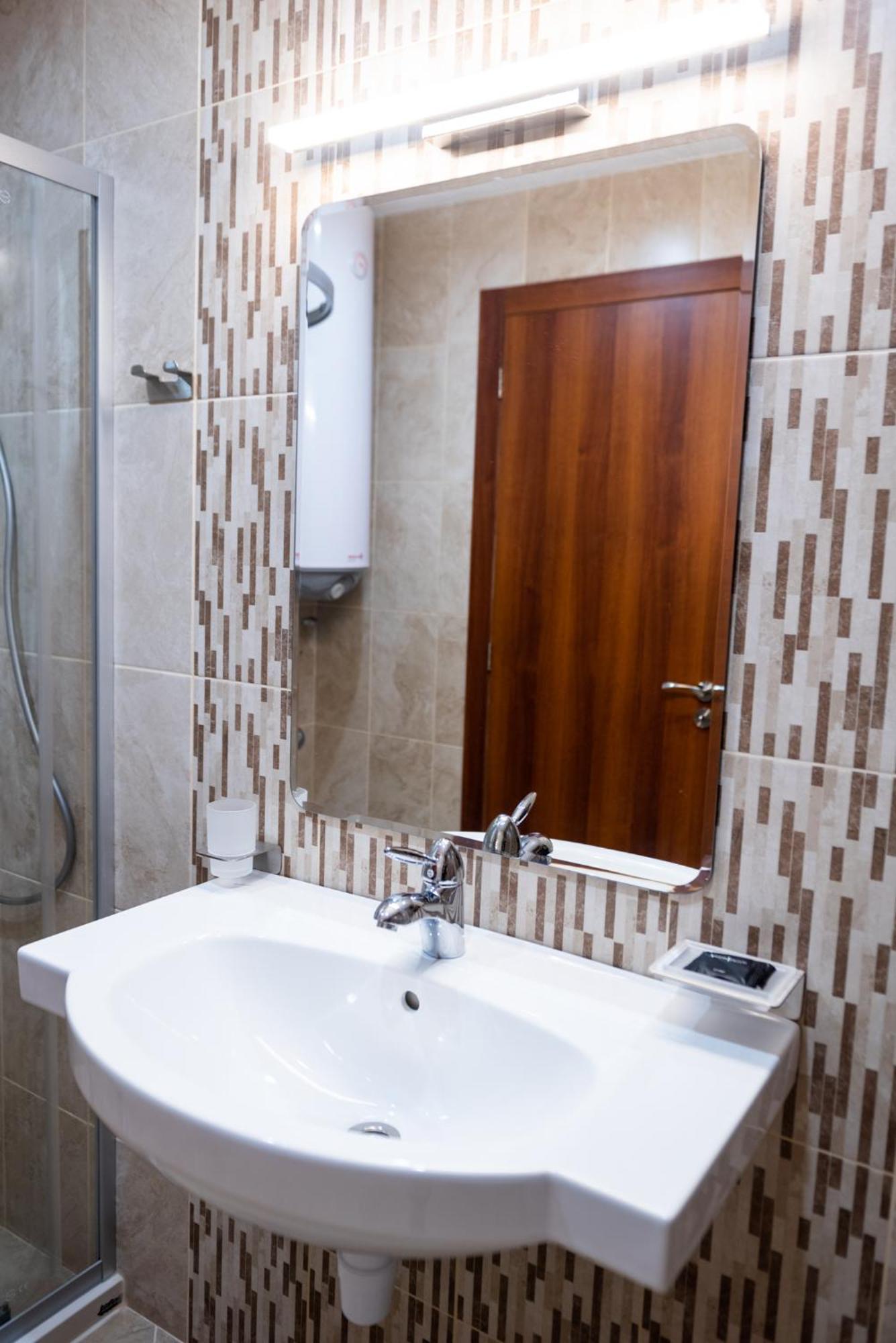 Queen'S Garden Balchik Apartment Luaran gambar