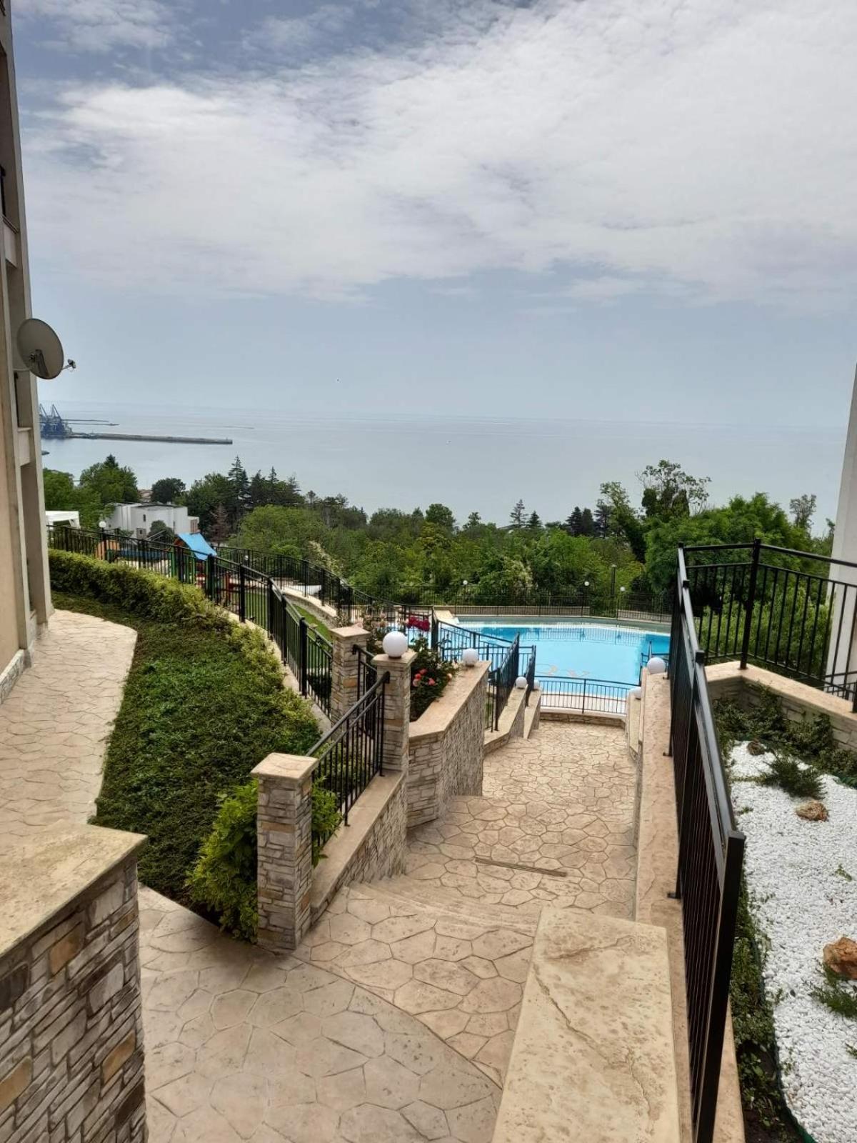 Queen'S Garden Balchik Apartment Luaran gambar